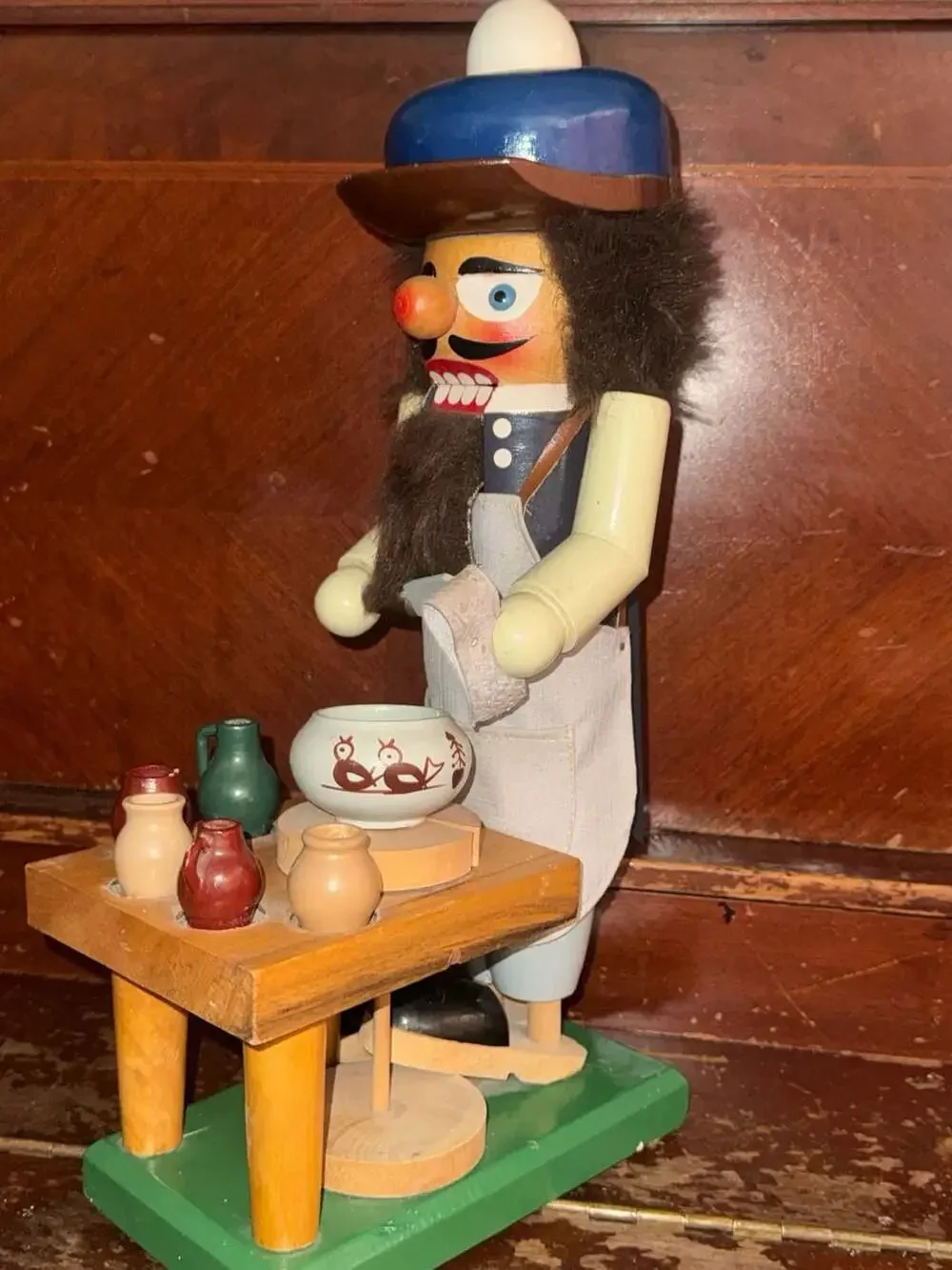 Steinbach Pottery Maker Nutcracker